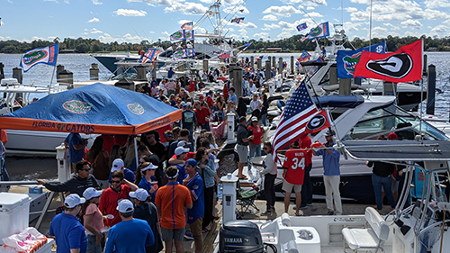 Docktailing-with-your-rivals-like-at-the-Florida-Georgia-game-is-surprisingly-friendly.jpg