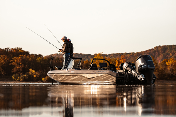If your idea of family boating adventure involves chasing walleye, muskie, and northern pike, Skeeter’s Deep V lines have you covered. They are well-made and designed to stand up to big waters on big lakes.