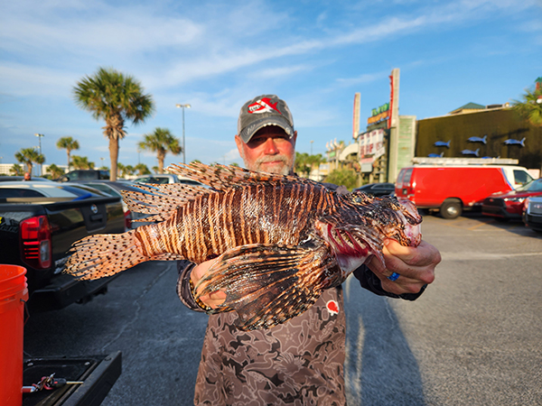 YamahaBoatersLogVol12No10SlowingLionfishinvasionimage3-(1).jpg