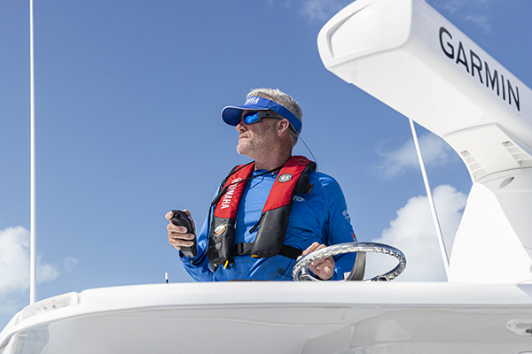 Yamaha-Boaters-LogVol13No41HMEXWirelessSeanGillimage2.jpg The Helm Master Wireless Control System puts the power of Helm Master in the palm of your hand.