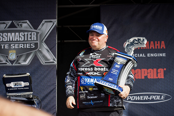 Yamaha-Boaters-LogVol13No40GratefulAnglersimage1-(1).jpg Yamaha Pro Angler Bill Lowen