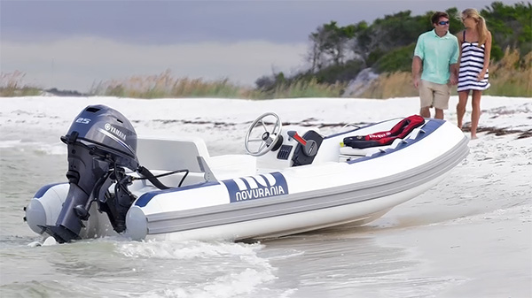 Yamaha-Boaters-LogVol14No25TrimTabsimage4.jpg Use the trim button to tilt the engine up when beaching a boat.