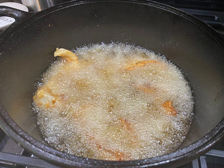 Yamaha-Boaters-LogVol13No37ComfortCookingimage5.jpg It's easy to fry your catch on shore and delicious when served with lemon.