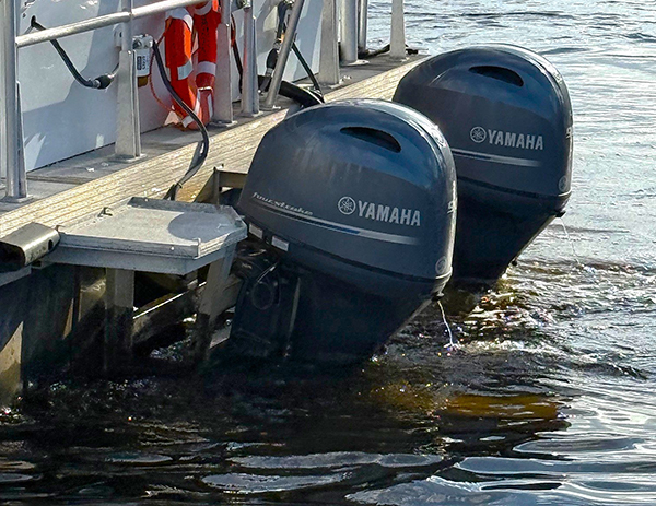 Yamaha-Boaters-LogVol13No36F90sBradfordMarineimage3.jpg The F90s on the Bradford Marine transport boat deliver efficiency, reliability and consistent power, ensuring the Bradford team has confidence they can successfully transfer parts and equipment between locations.