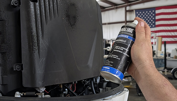 Yamaha-Boaters-Logvol14No27WinterizingTipsimage4.jpg Fogging oil protects your outboard motor by coating internal engine surfaces, such as pistons, cylinder walls and valves, with a thin, moisture-resistant layer of protection.