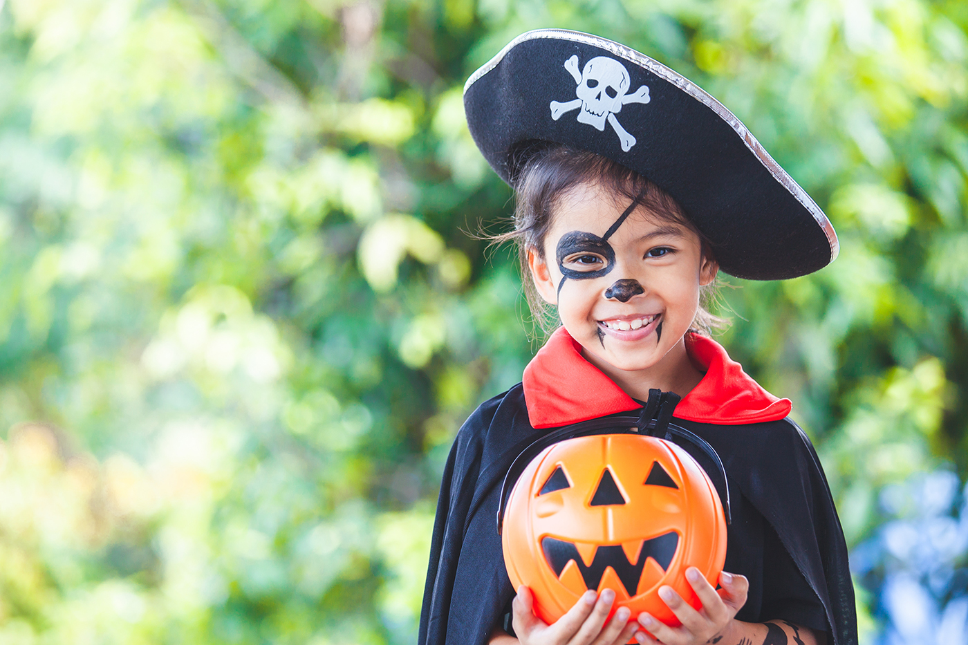 Even if there’s no Halloween water festivities in your area, your boat can still make an appearance. After all, what better platform for a party than something that sits on a trailer, has comfortable seats, can play spooky music and be outfitted with a smoke machine?