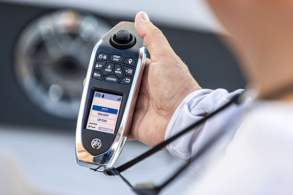 Yamaha-Boaters-LogVol13No41HMEXWirelessSeanGillimage6.jpg Before the Helm Master EX Wireless Controller, Capt. Sean Gill sometimes had to rely on his clients to toss casting nets.